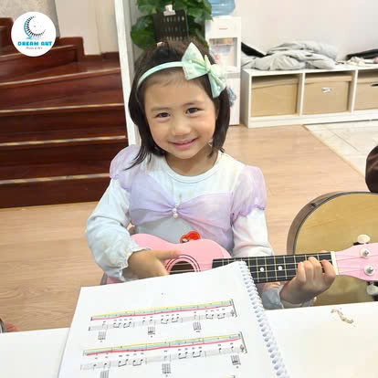 Học Ukulele Cho Trẻ Em Tại Dream Art